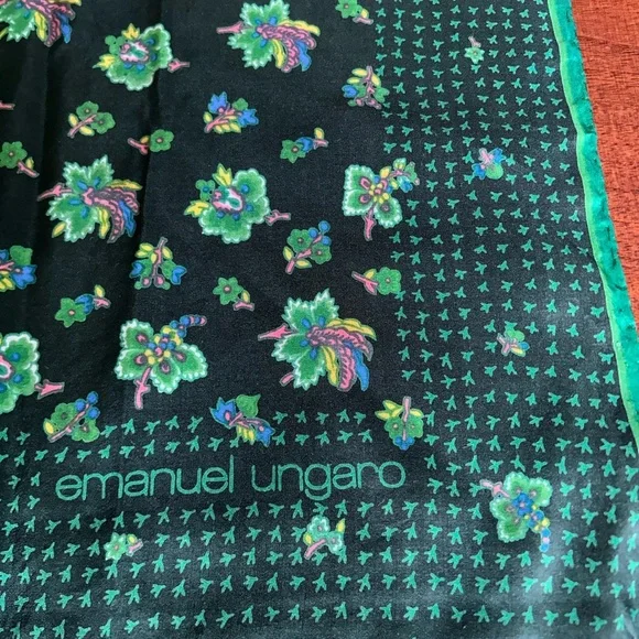 Emanuel Ungaro Black Silk Scarf with Green Floral Motif 22“ x 22“ - Picture 3 of 10